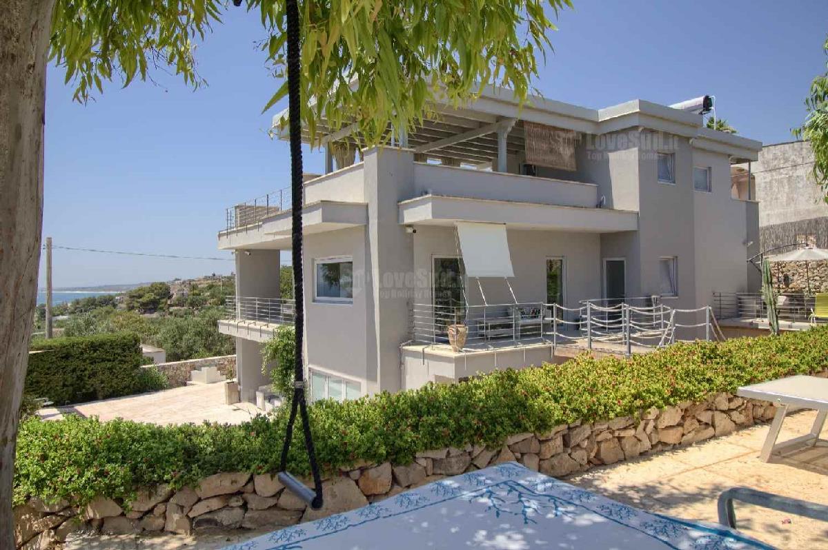 Blue Room Controvento