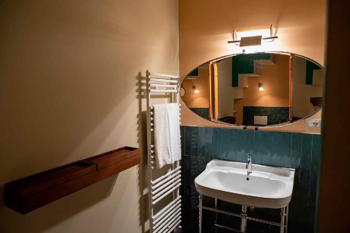 Melissa – Luxury Distilia