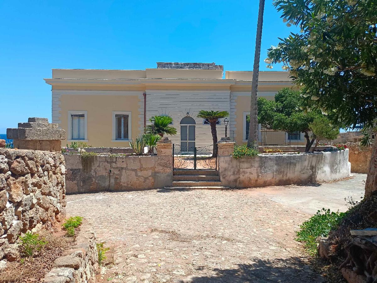 Apt Gloria – Villa Risolo